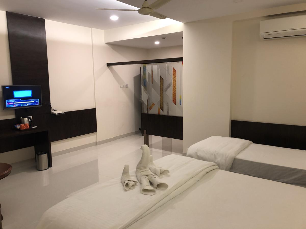 Kyriad Hotel Vijayapura By Othpl Bijapur  Luaran gambar