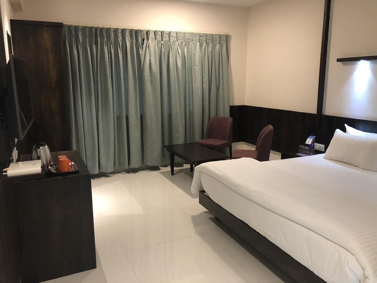 Kyriad Hotel Vijayapura By Othpl Bijapur  Luaran gambar