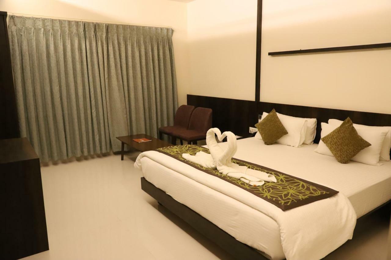 Kyriad Hotel Vijayapura By Othpl Bijapur  Luaran gambar
