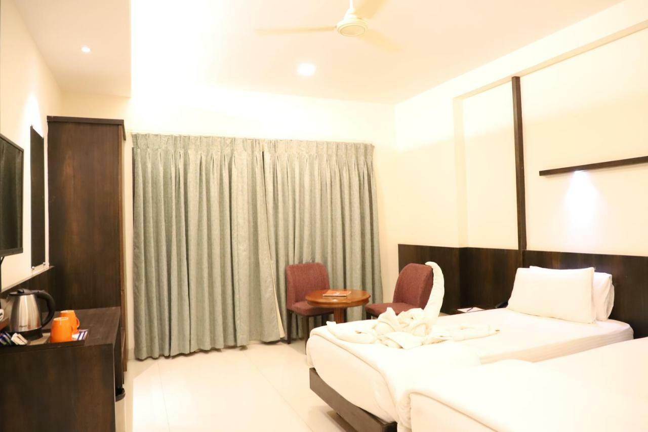 Kyriad Hotel Vijayapura By Othpl Bijapur  Luaran gambar