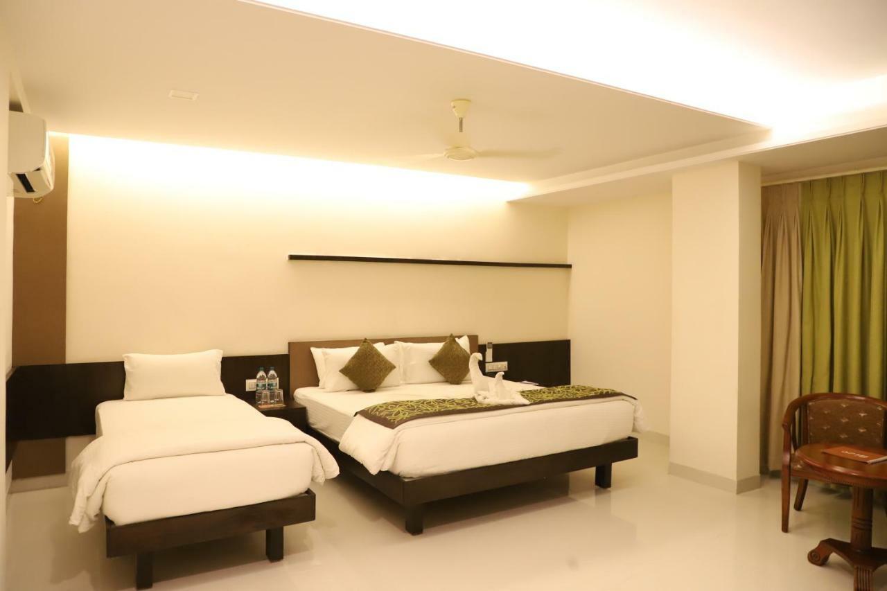 Kyriad Hotel Vijayapura By Othpl Bijapur  Luaran gambar