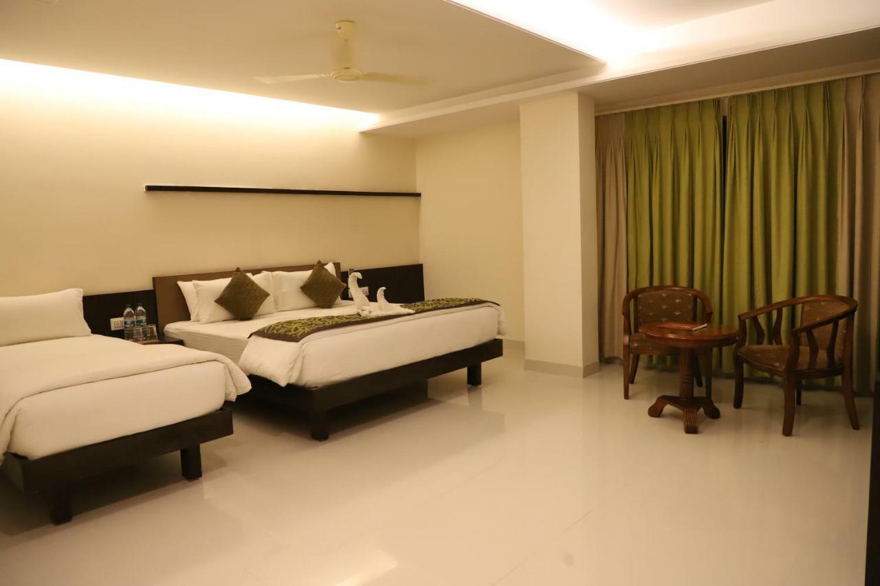 Kyriad Hotel Vijayapura By Othpl Bijapur  Luaran gambar