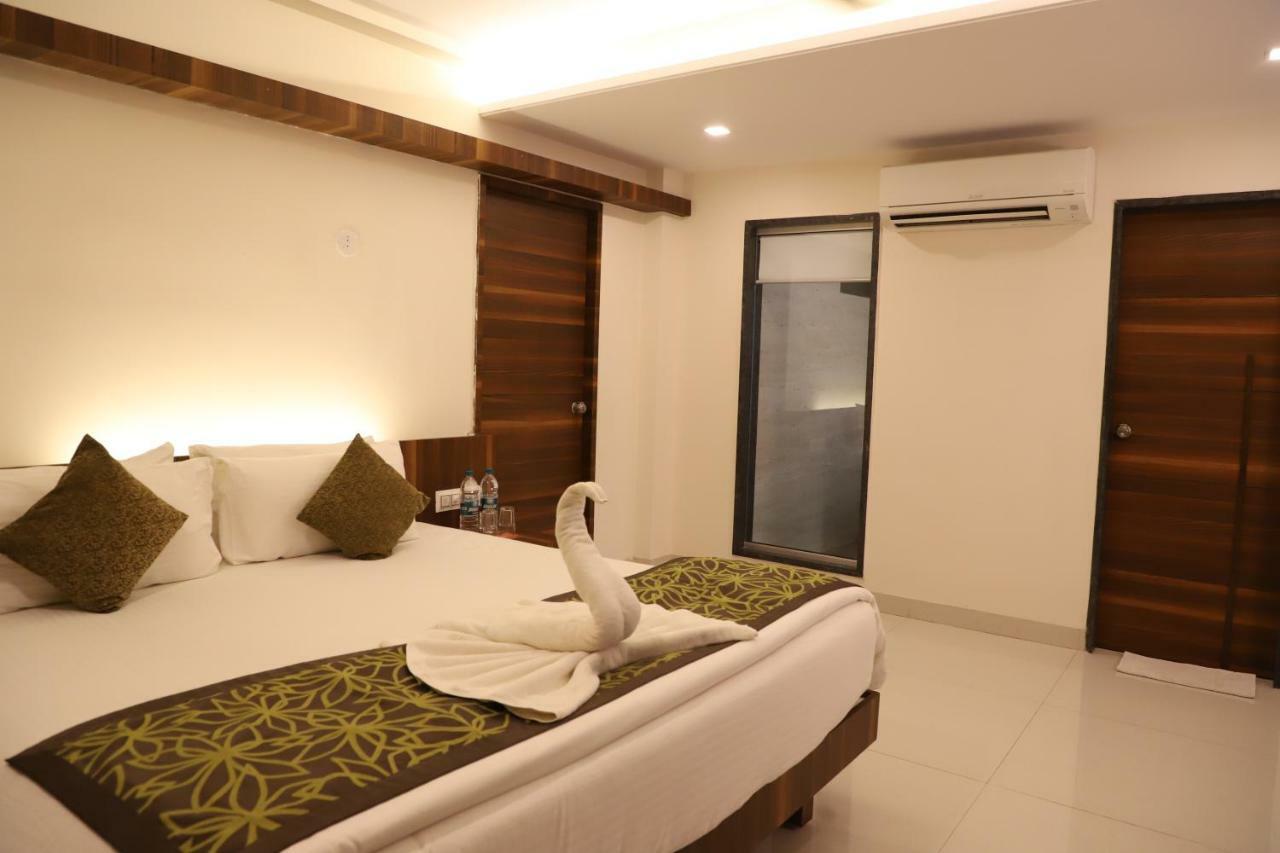 Kyriad Hotel Vijayapura By Othpl Bijapur  Luaran gambar