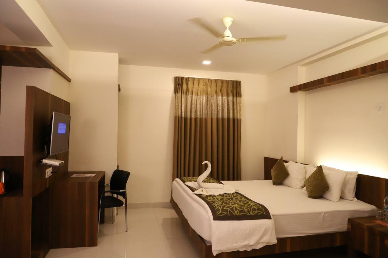 Kyriad Hotel Vijayapura By Othpl Bijapur  Luaran gambar